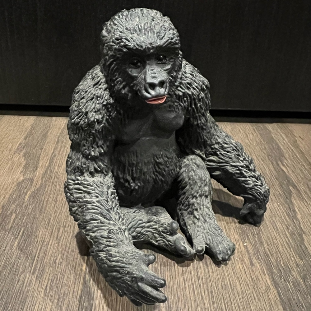 Vintage 1990 Safari Ltd. Black Gorilla Vanishing Wild Collection Figure